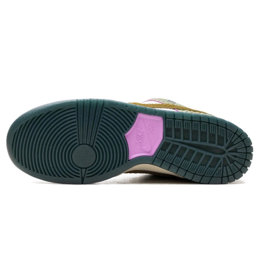 Nike SB Dunk Low "Alexis Sablone - Chameleon"