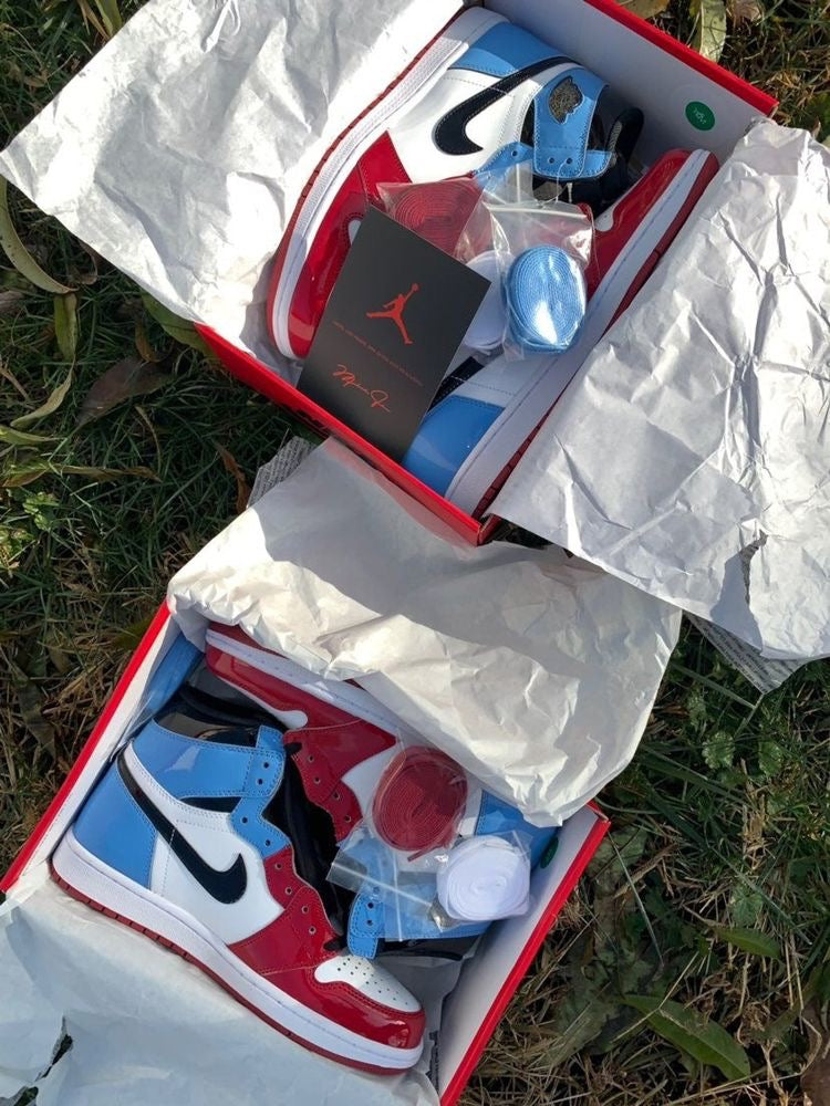 Air Jordan 1 Retro High Fearless UNC Chicago