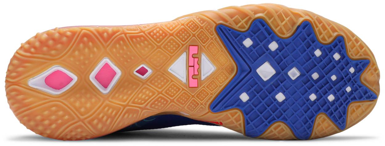 Space Jam x LeBron 18 Low 'Wile E. x Roadrunner'