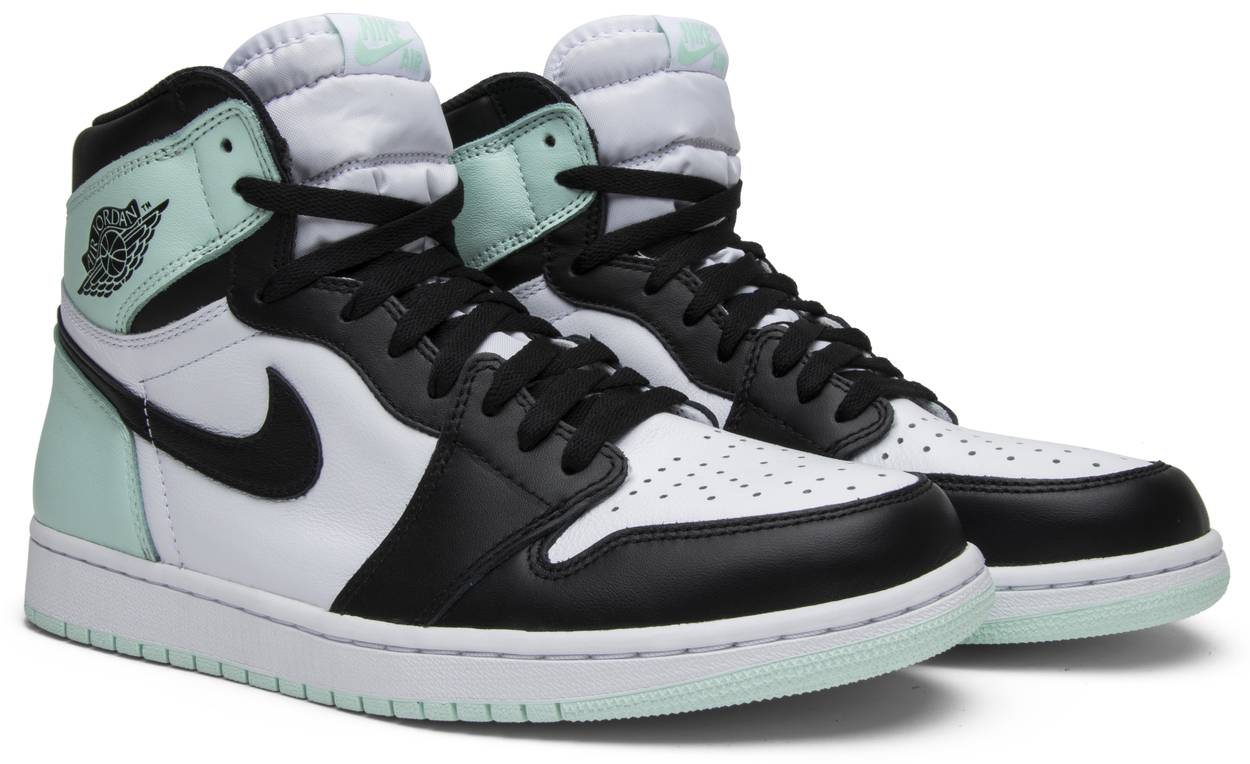 Air Jordan 1 Retro High Igloo