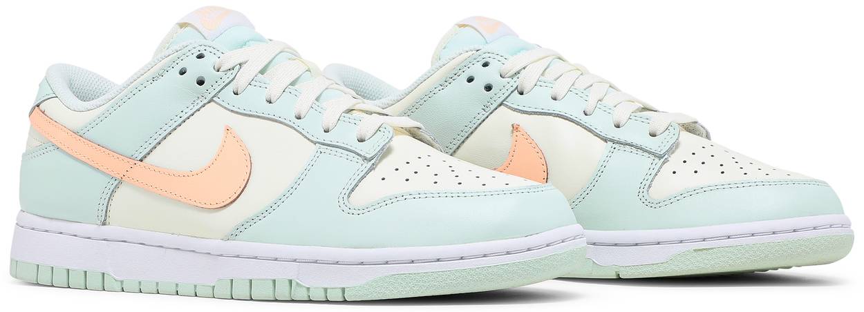 Wmns Dunk Low 'Barely Green'