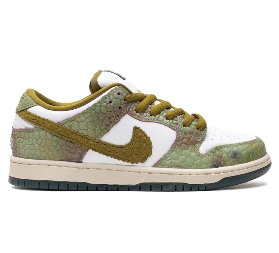 Nike SB Dunk Low "Alexis Sablone - Chameleon"