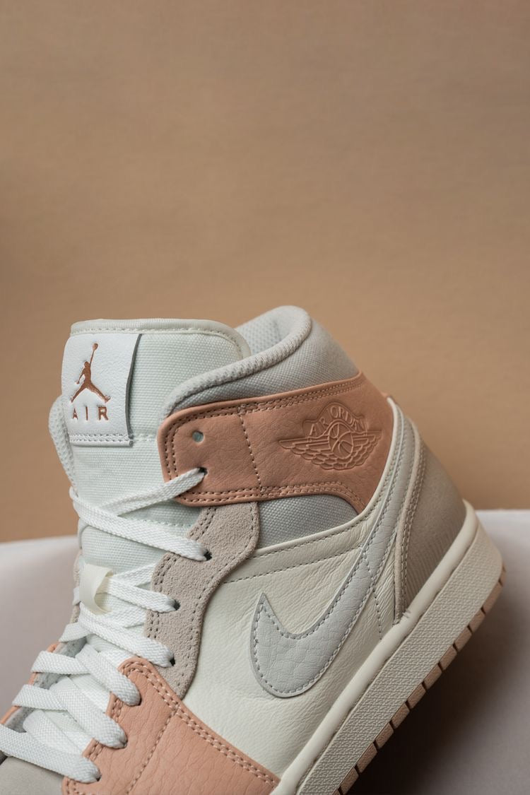 Air Jordan 1 Mid Milan