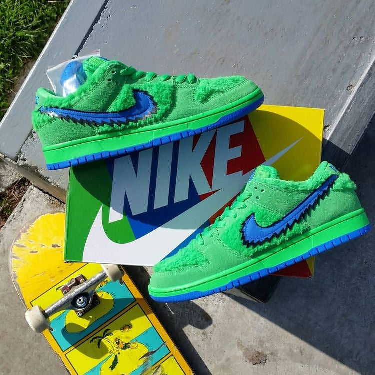 SB Dunk Low “Grateful Dead - Green Bear”