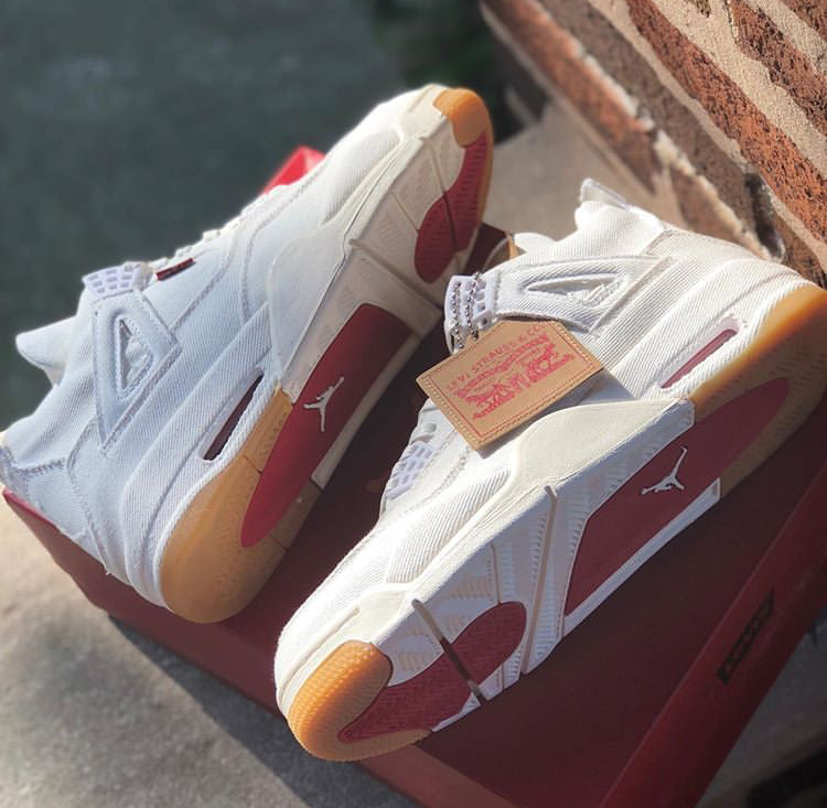 Air Jordan 4 Retro Levi's White (Levi's Tag)