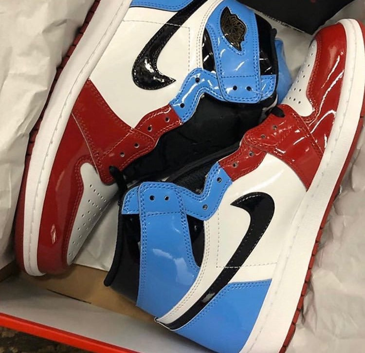 Air Jordan 1 Retro High Fearless UNC Chicago