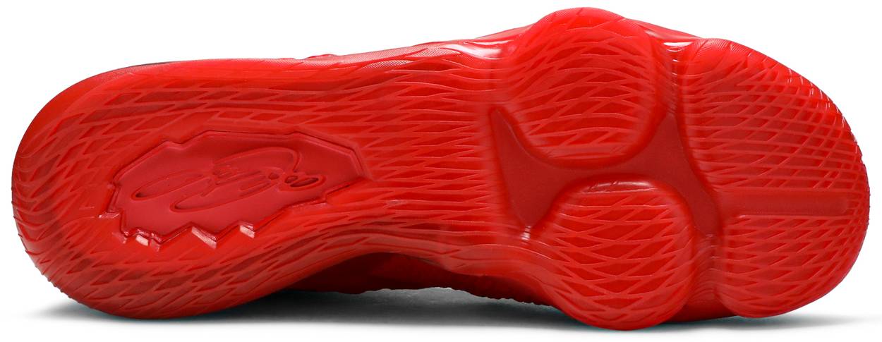 LeBron 17 'Red Carpet'