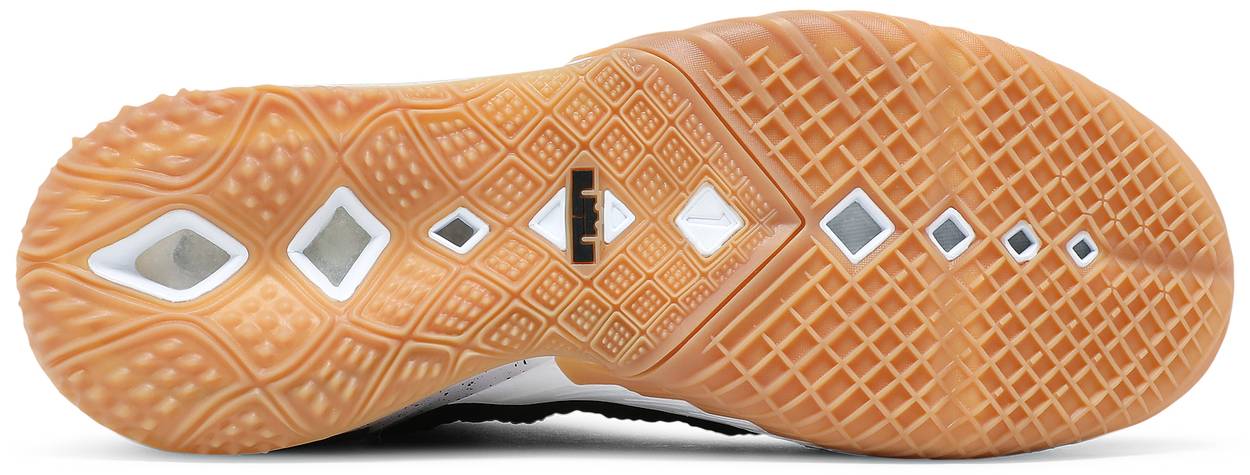 LeBron 18 'Black White Gum'