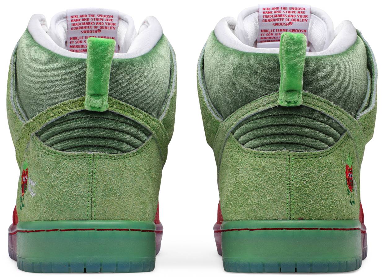 Nike SB Dunk High Strawberry Cough