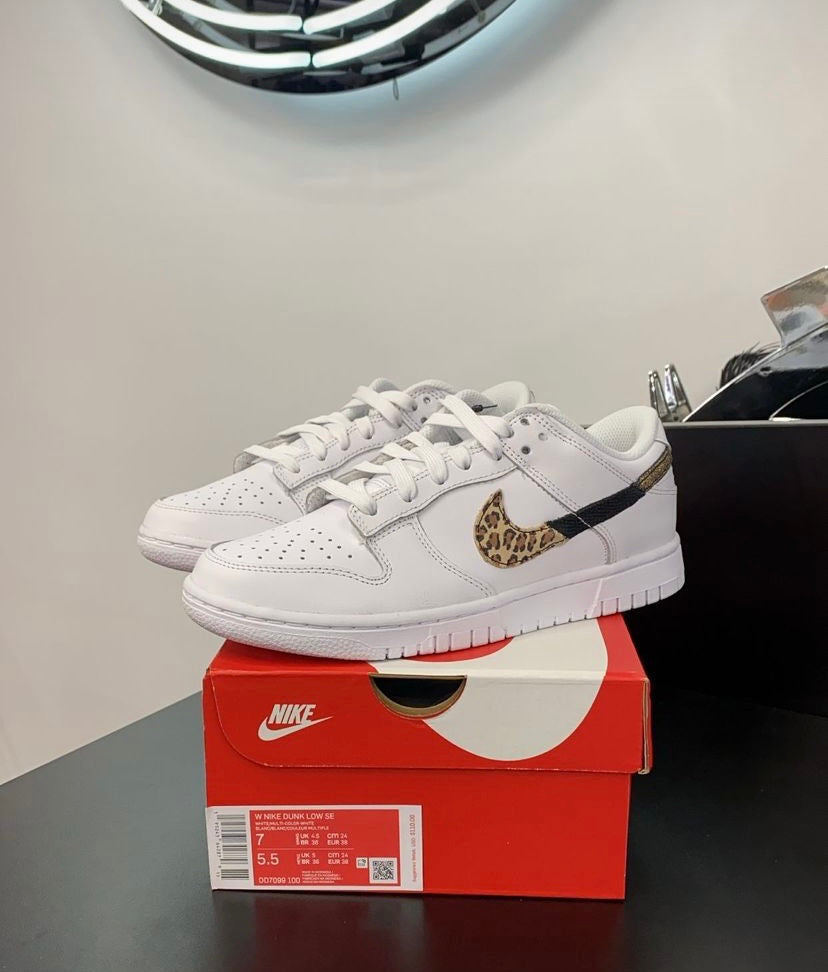 Wmns Dunk Low SE 'Primal White'