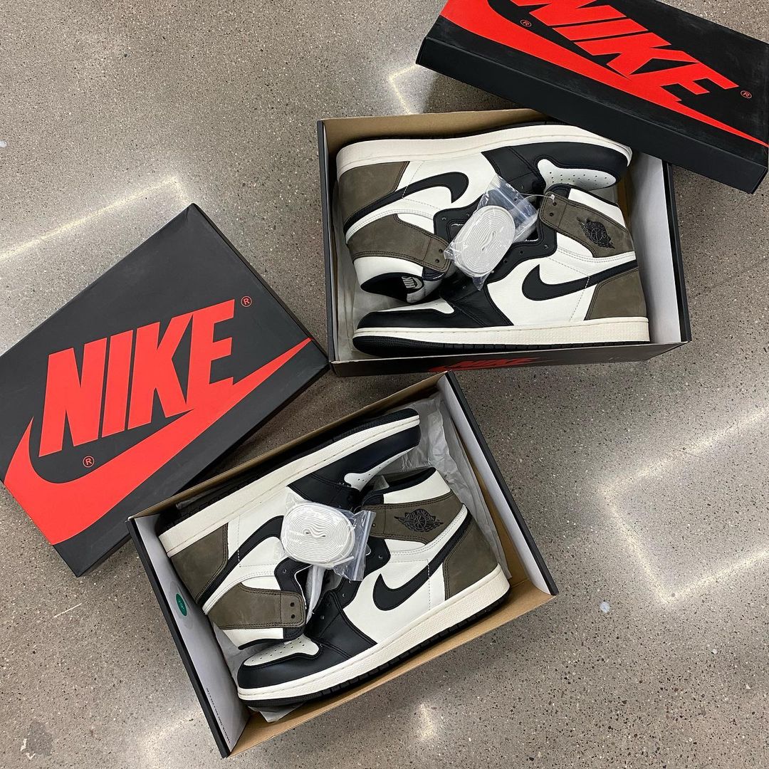 Air Jordan 1 Retro High Dark Mocha