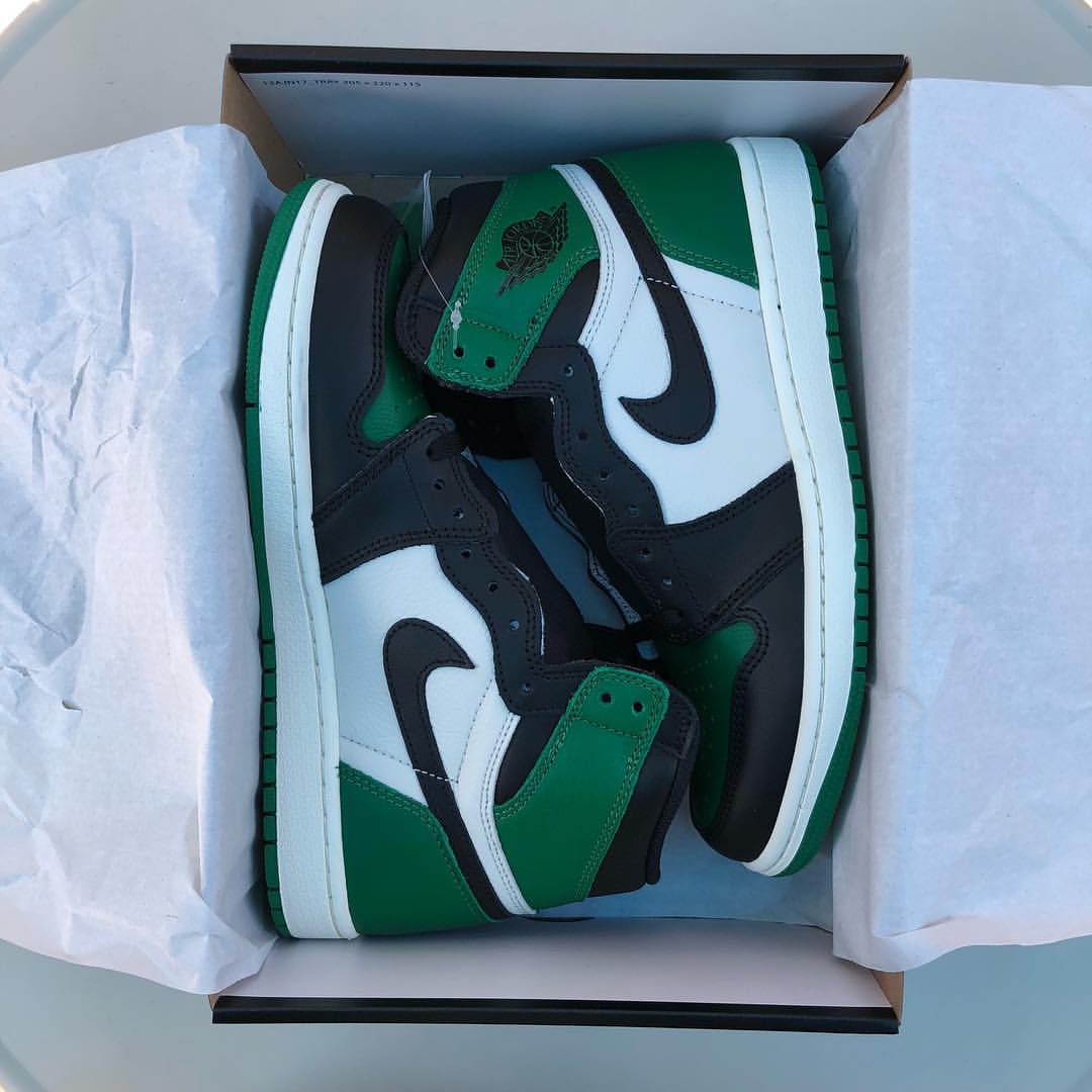 Air Jordan 1 Retro High “Pine Green”