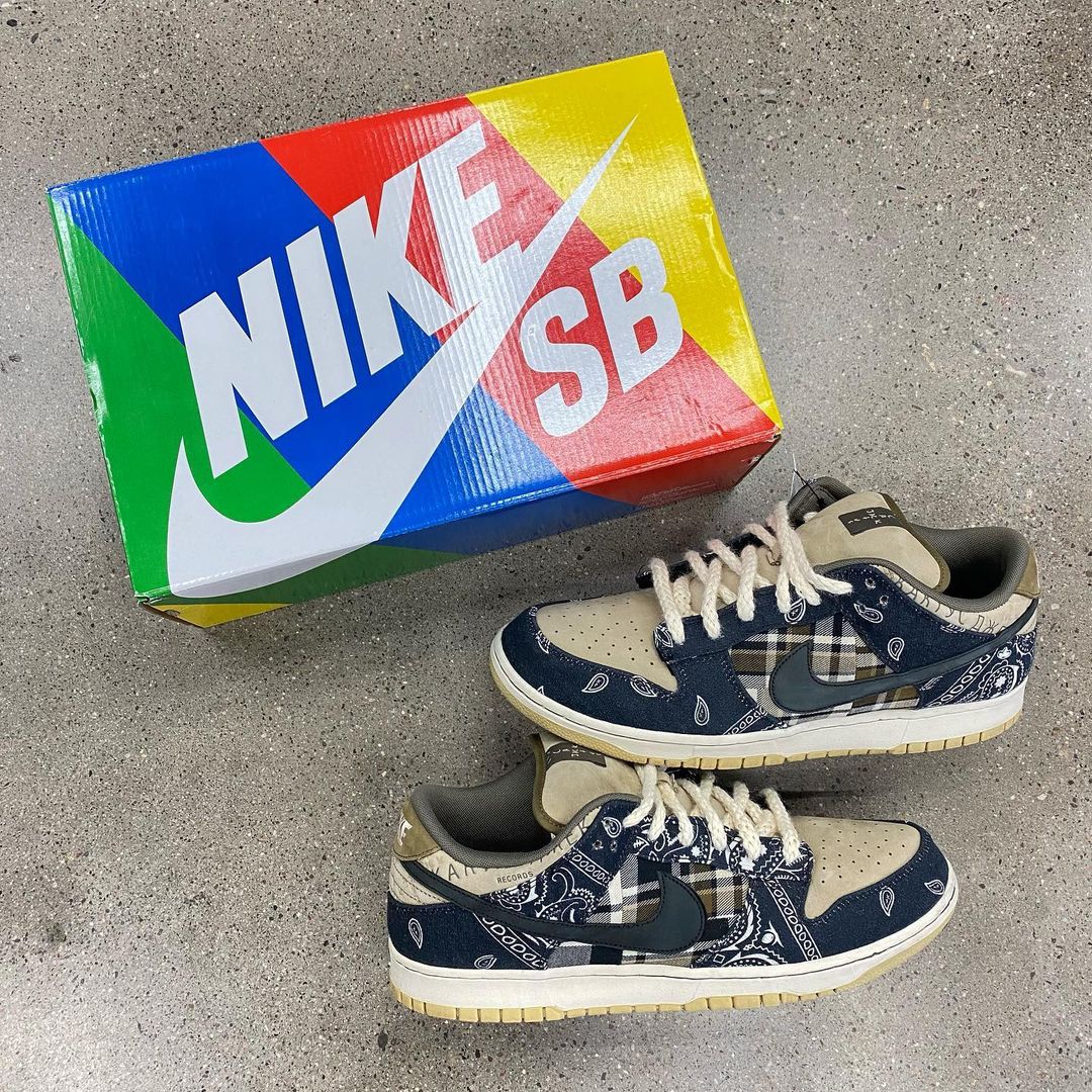 SB Dunk Low “Travis Scott”