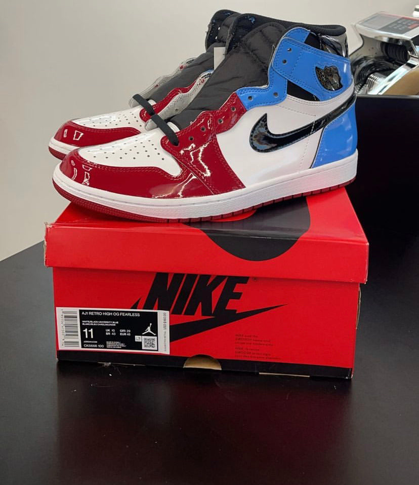 Air Jordan 1 Retro High Fearless UNC Chicago