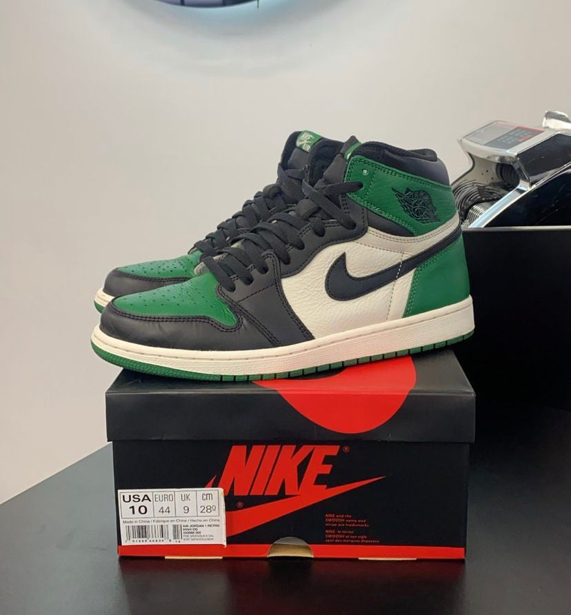 Air Jordan 1 Retro High “Pine Green”