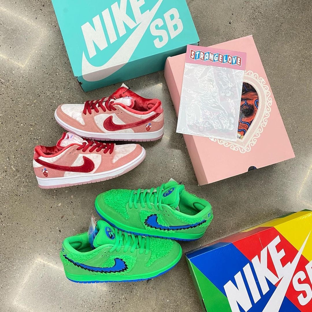 SB Dunk Low “Grateful Dead - Green Bear”