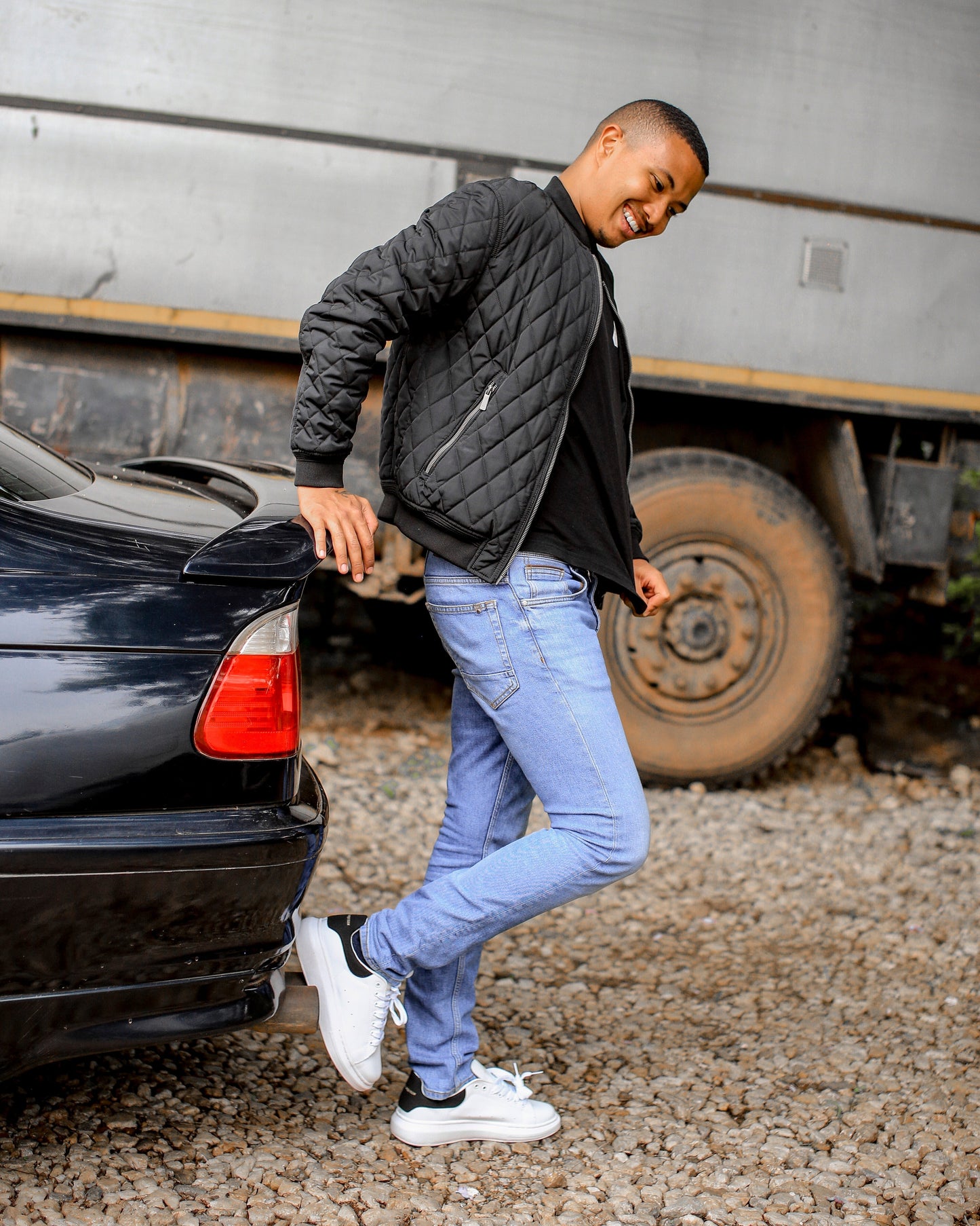 Alexander McQueen Oversized Sneaker 'White Black'