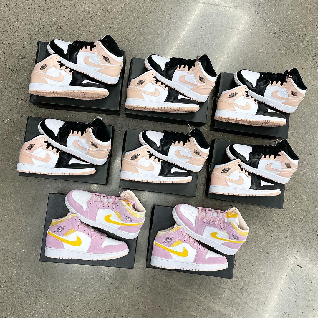 Air Jordan 1 Mid 'Crimson Tint'