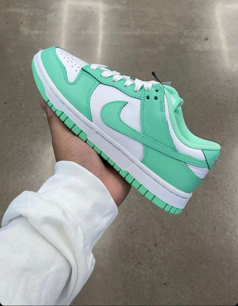 Wmns Dunk Low 'Green Glow'