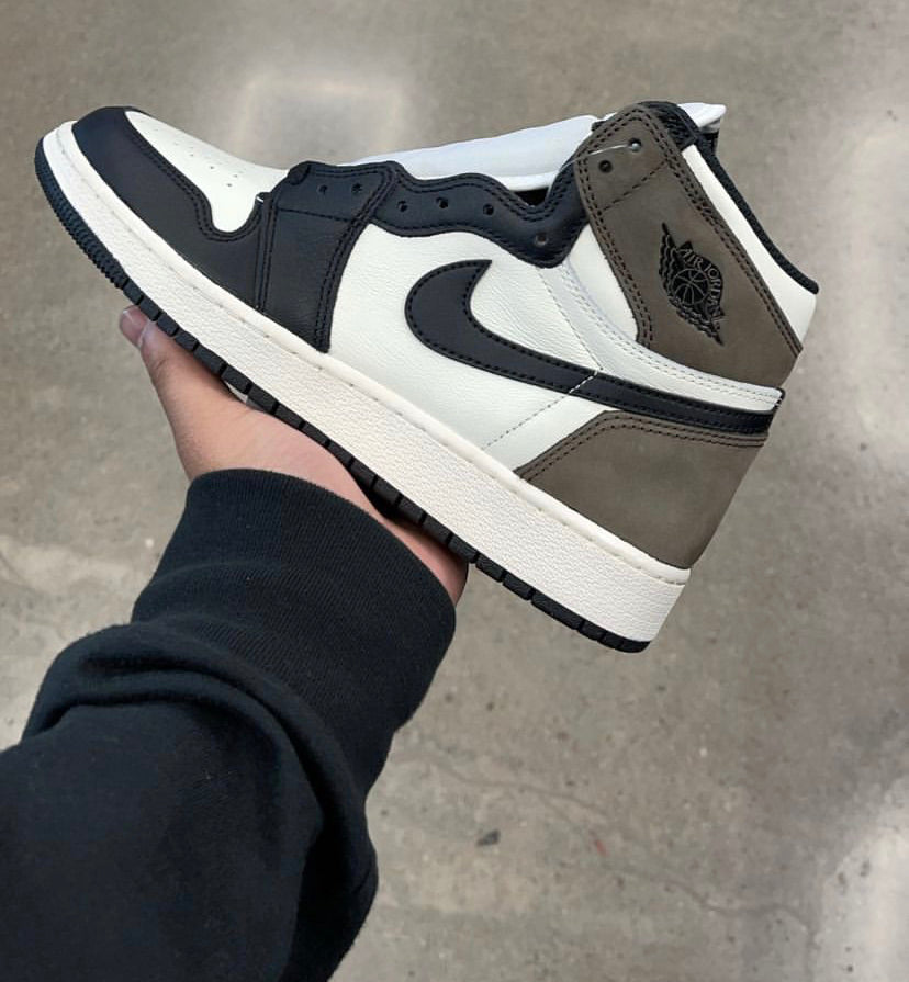 Air Jordan 1 Retro High Dark Mocha