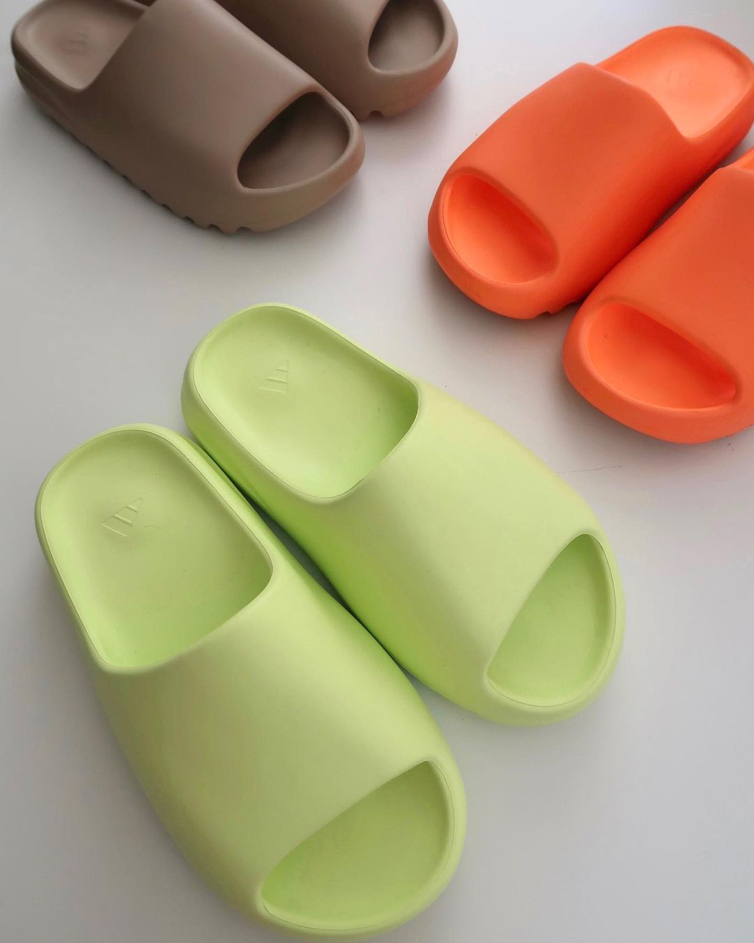 Yeezy Slide 'Glow Green'