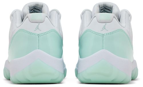 Air Jordan 11 Low WMNS "Igloo"