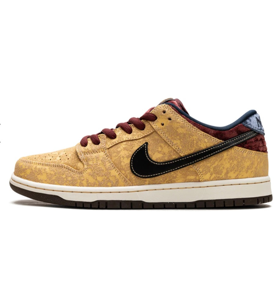 Nike SB Dunk Low "CITY OF CINEMA"