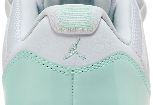 Air Jordan 11 Low WMNS "Igloo"