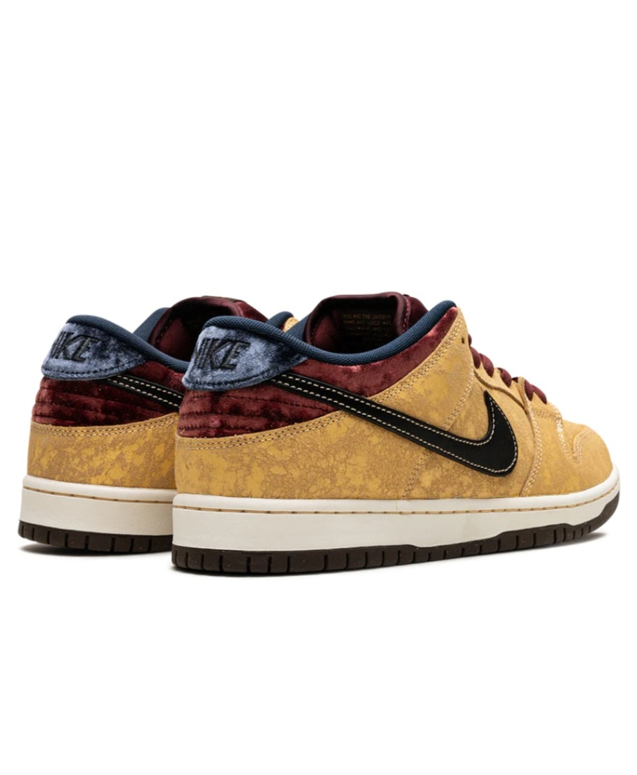 Nike SB Dunk Low "CITY OF CINEMA"