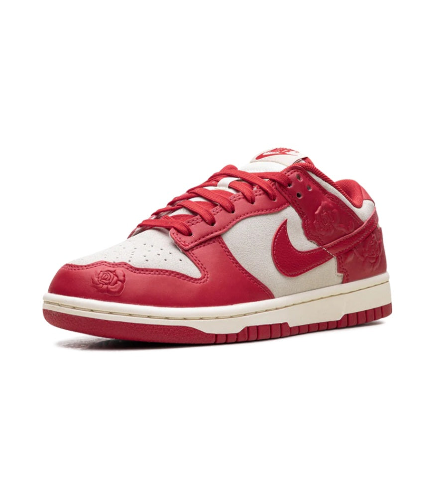 Nike Dunk Low WMNS "Red Roses"