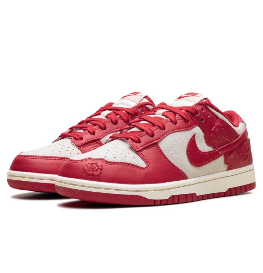 Nike Dunk Low WMNS "Red Roses"